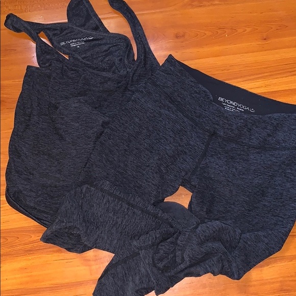 🚫🚫sold🚫🚫Beyond yoga leggings set - Picture 4 of 4
